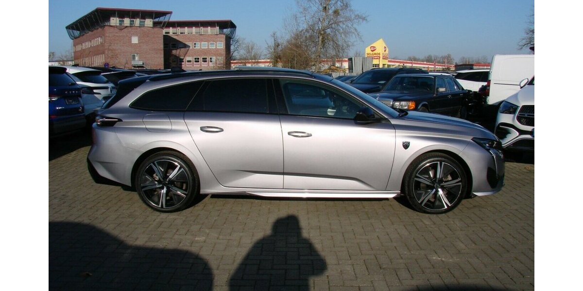 Peugeot 308 SW 1.5 GT ACC Panorama LED SCR 31.506 km 24.980 &euro; Falkensee 14612