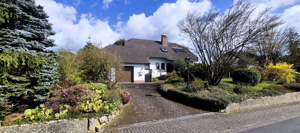 Einfamilienhaus Weilburg - 8 Zimmer, 170 m&sup2;, 375.000&euro; | Angebot:26145597