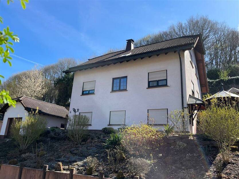 schönes Einfam.haus mit ELW (sep. Eingang) 6 zimmer