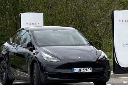 Tesla Model Y 44.500 km 35.600 &euro; München 80336