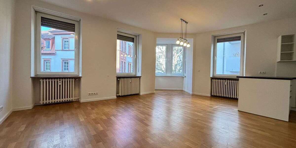 Wohnung zum Mieten in Kaiserslautern 1.200 € 120 m² 4 zimmer