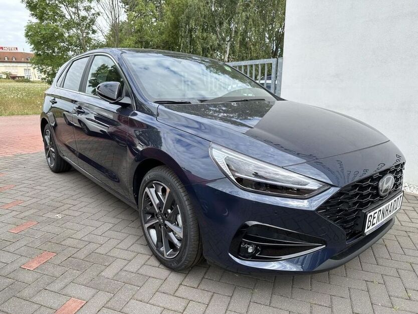 i30