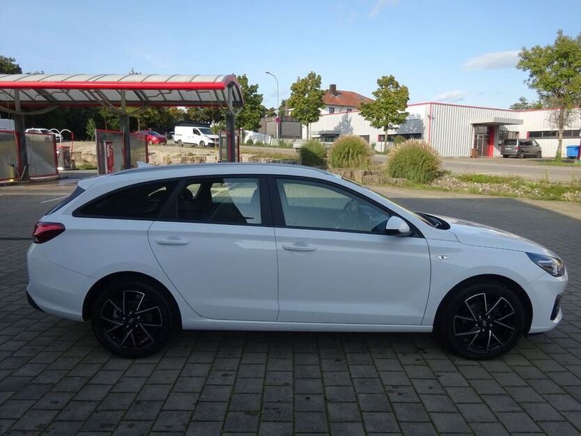 i30