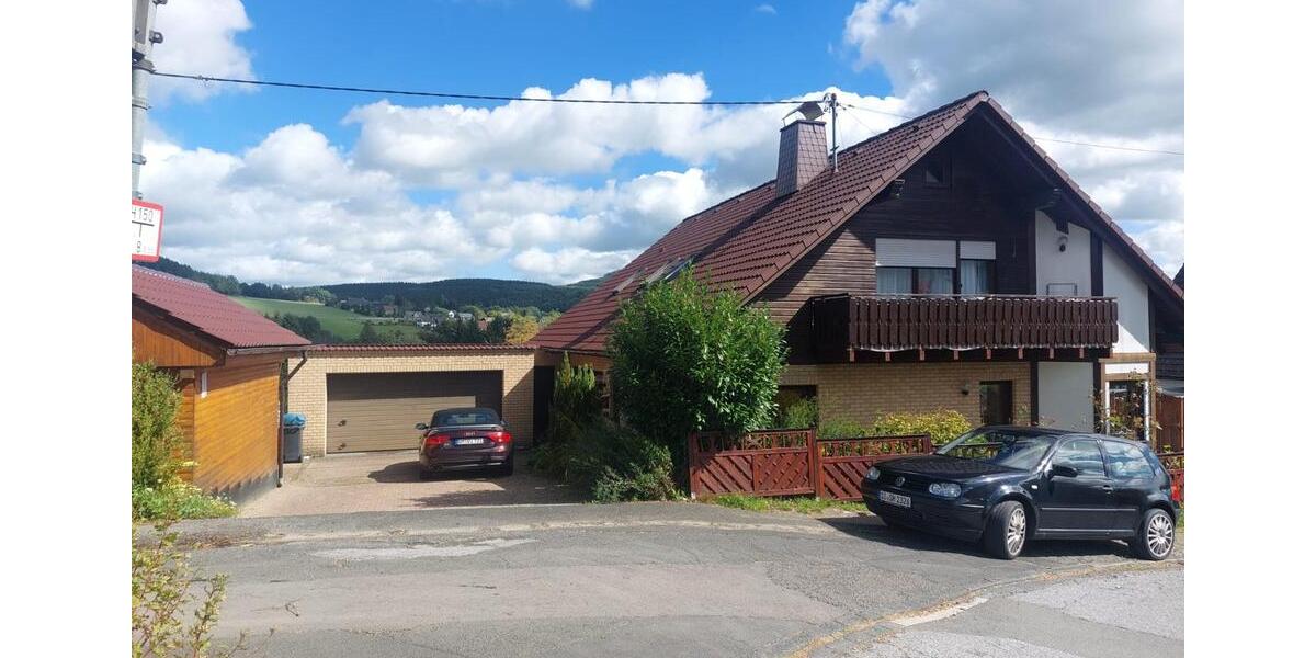 Biete schönes, verklinkertes Zweifamilienhaus an in Kreuztal. 7 zimmer