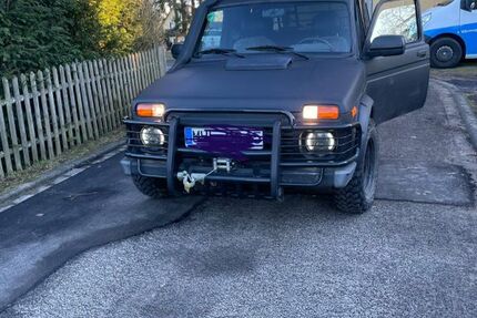 Lada Niva 21.500 km 17.950 &euro; Mühlhausen 99974