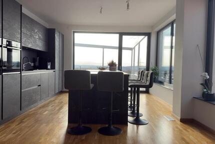 Haus Petersberg - 3 Zimmer, 159 m&sup2;, 1.910&euro; | Angebot:25432457