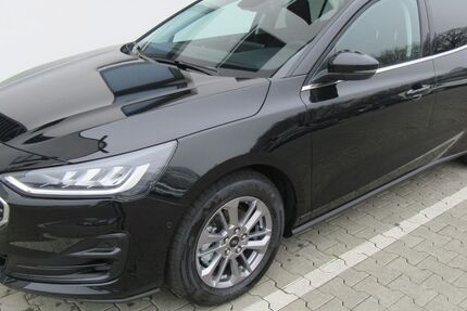 Ford Focus 13.000 km 28.900 € Bernau 16321