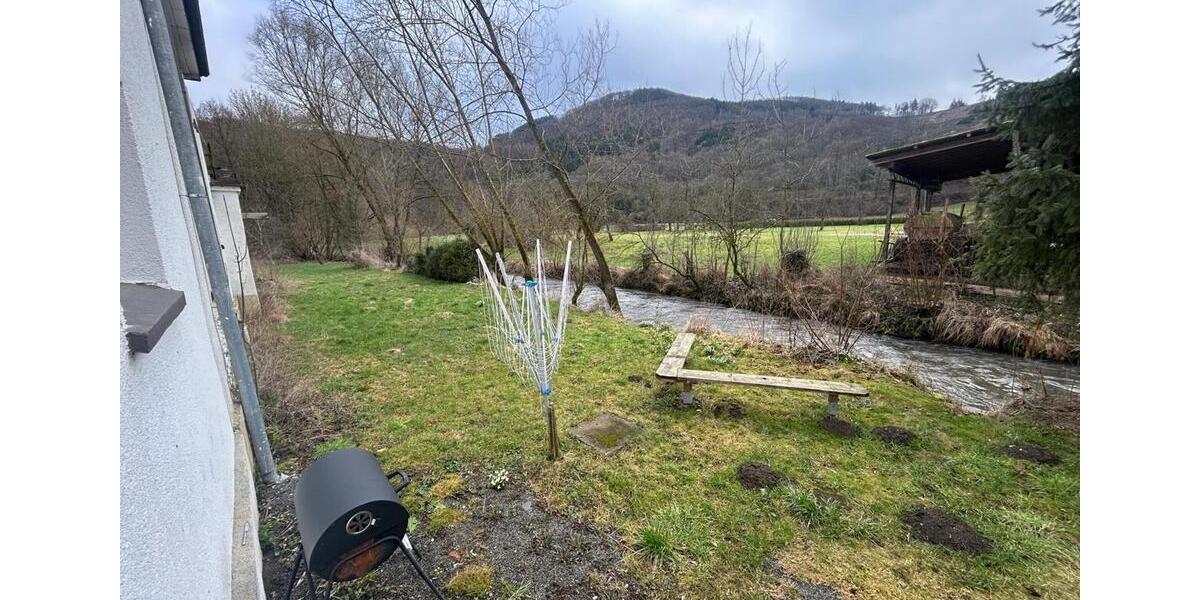 Reihenhaus Finnentrop - 8 Zimmer, 230 m&sup2;, 1.840&euro; | Angebot:26196884