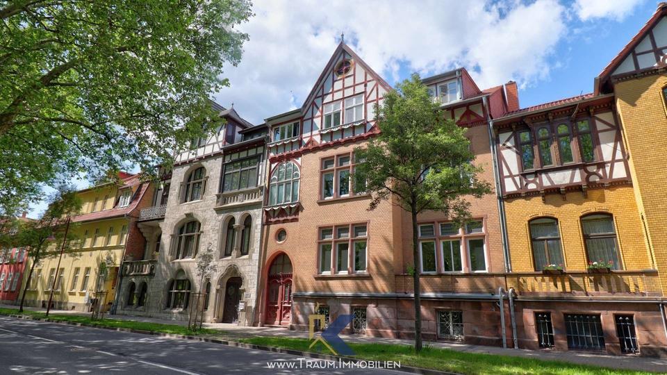 VILLA! großzügige 2 Zi-Whg. mit Balkon u. Gartennutzung im EG