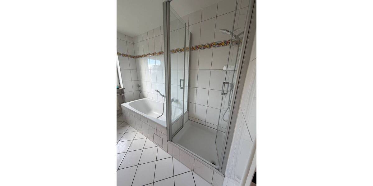 Etagenwohnung Adelsdorf - 4 Zimmer, 106 m&sup2;, 950&euro; | Angebot:26833691