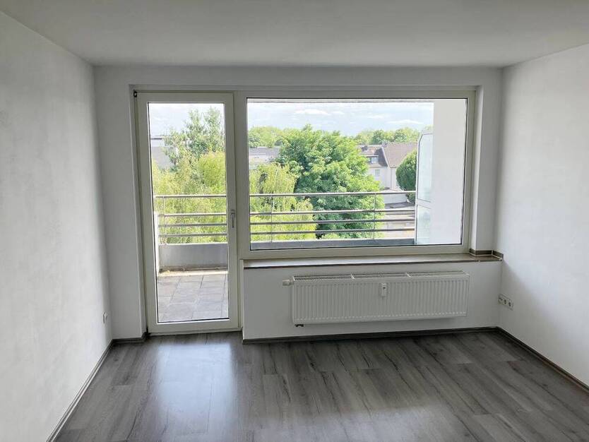 Ihr Zuhause mit Balkon-Fernblick ins Grüne! 2 Zimmer, guter Schnitt, Wannenbad, Abstellraum, Aufzug