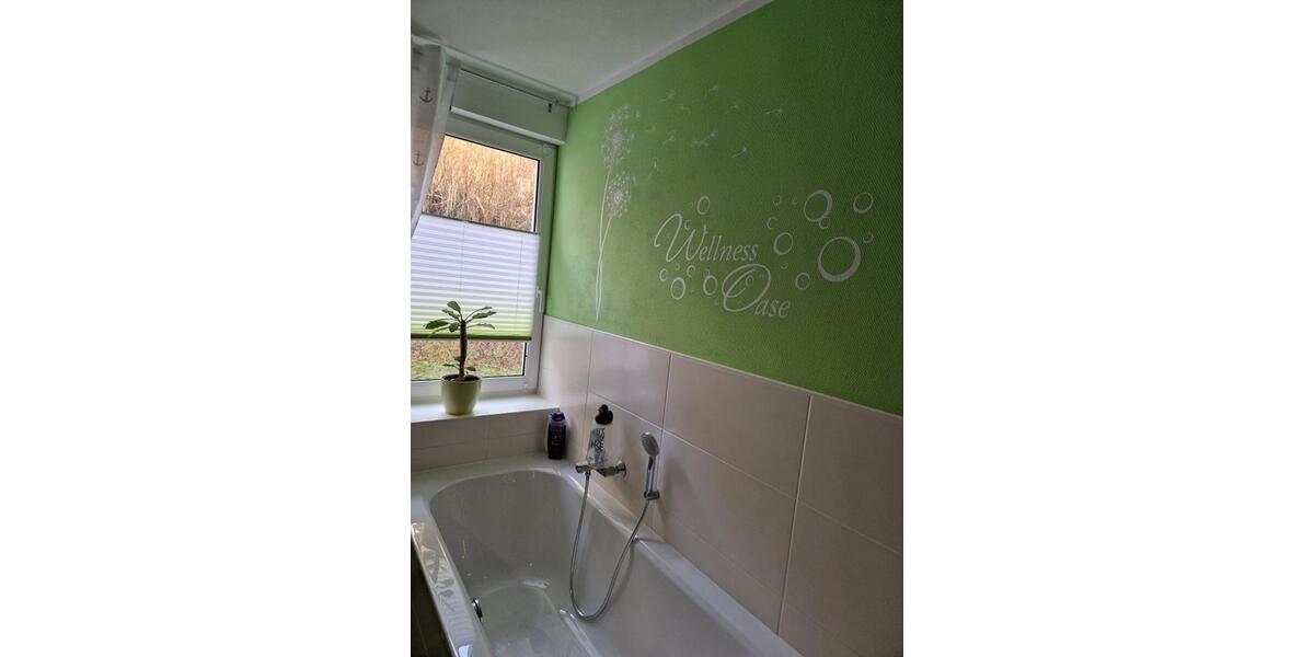 große 4-Zimmer-Wohnung mit Balkon, HWR und Gäste-WC in Suhl 4 zimmer