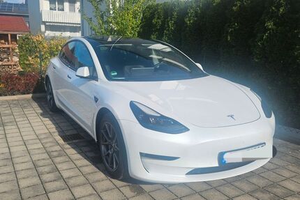 Tesla Model 3 63.000 km 28.900 &euro; München 81539
