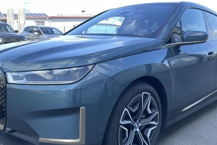 BMW iX 30.426 km 57.850 € Schwandorf 92421