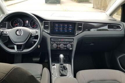 VW Golf Sportsvan 61.500 km 18.900 &euro; Bardowick 21357