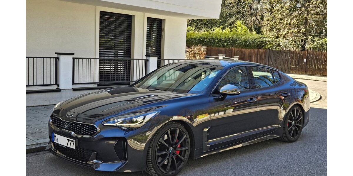 Kia Stinger 66.300 km 28.700 &euro; München 81545