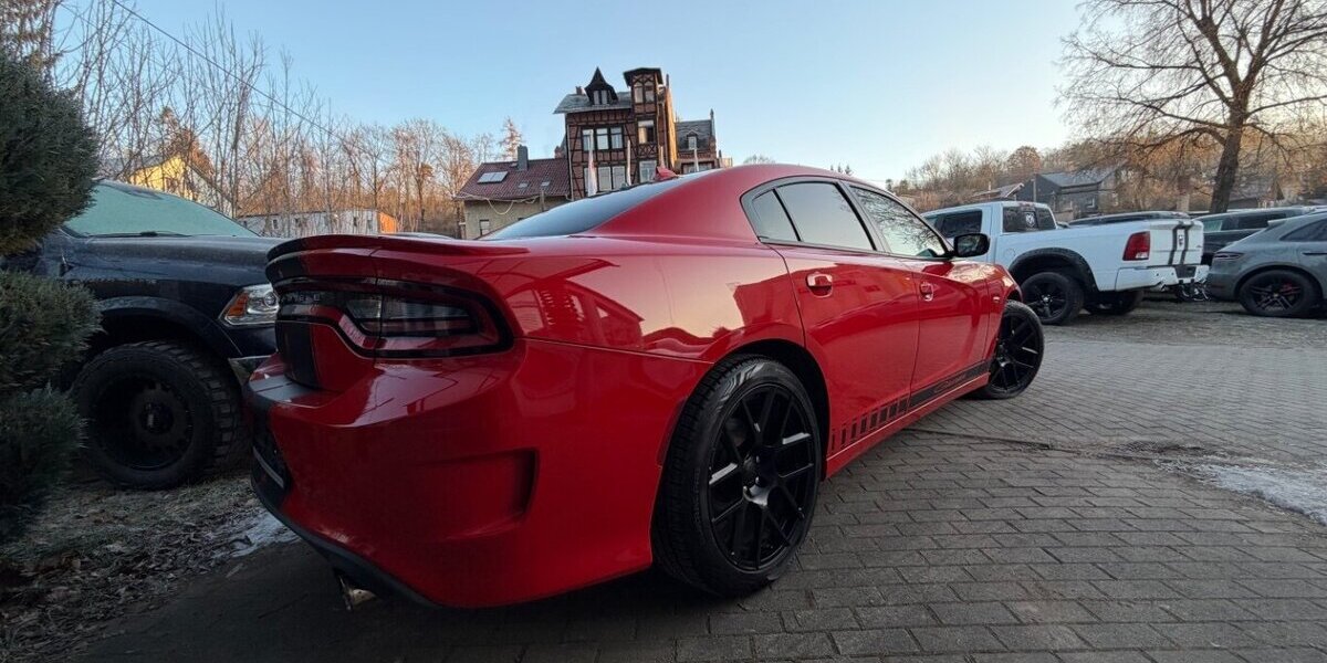 Dodge Charger 5.7 V8 HEMI R/T SRT 107.700 km 24.999 &euro; Rudolstadt 07407