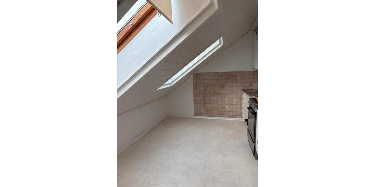 Dachgeschoßwohnung Bretzenheim - 2 Zimmer, 67 m&sup2;, 155.000&euro; | Angebot:27108683