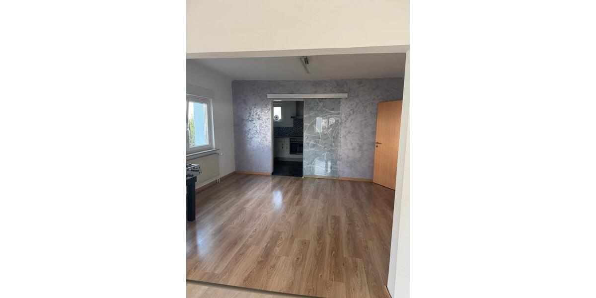 Maisonettenwohnung Lebach - 7 Zimmer, 165 m&sup2;, 1.400&euro; | Angebot:26184102