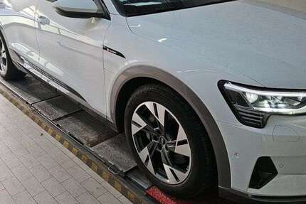 Audi e-tron 59.986 km 36.970 &euro; Helmstedt 38350