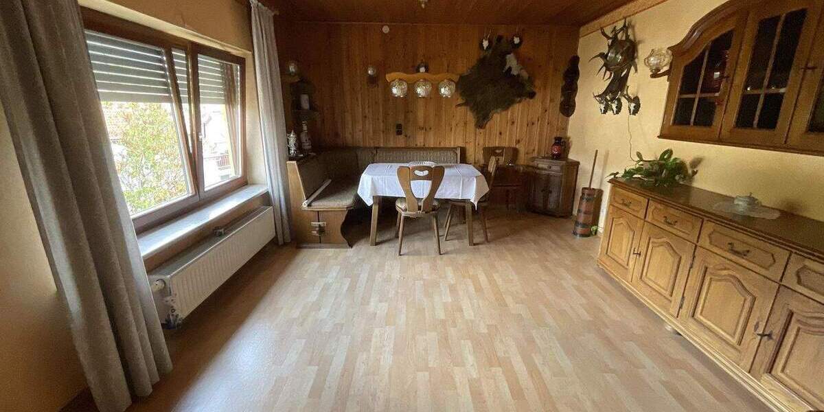 Mehrfamilienhaus, Wohnhaus Bad Brückenau - 5 Zimmer, 187 m&sup2;, 165.000&euro; | Angebot:25668473