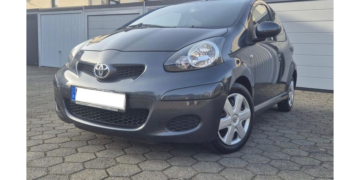 Toyota Aygo (X) 58.000 km 5.190 &euro; Witten 58452