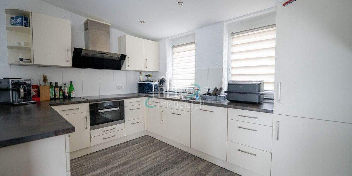 Modernisiertes Zweifamilienhaus mit großem Garten und flexibler Nutzung 6 zimmer