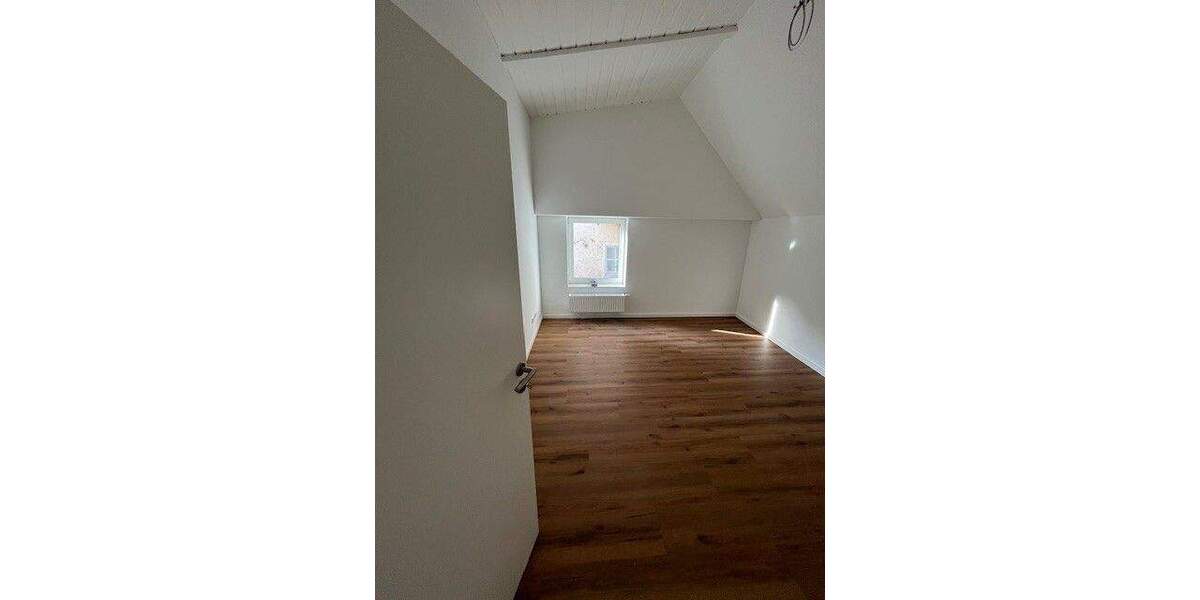 Etagenwohnung Regensburg / Reinhausen Reinhausen - 3 Zimmer, 85 m&sup2;, 1.600&euro; | Angebot:24040712