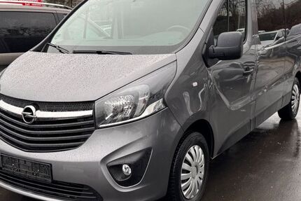 Opel Vivaro 154.800 km 13.899 &euro; Frankfurt 60486