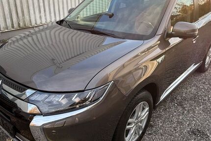 Mitsubishi Outlander 97.000 km 17.990 &euro; Neuching 85467