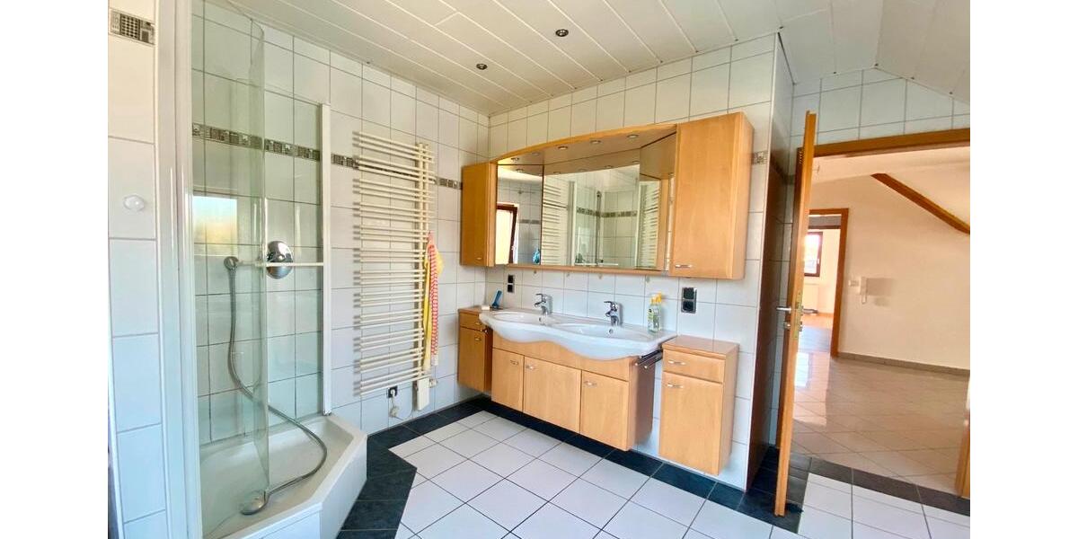 Dachgeschoßwohnung Wettenberg - 3 Zimmer, 95 m&sup2;, 950&euro; | Angebot:26341046