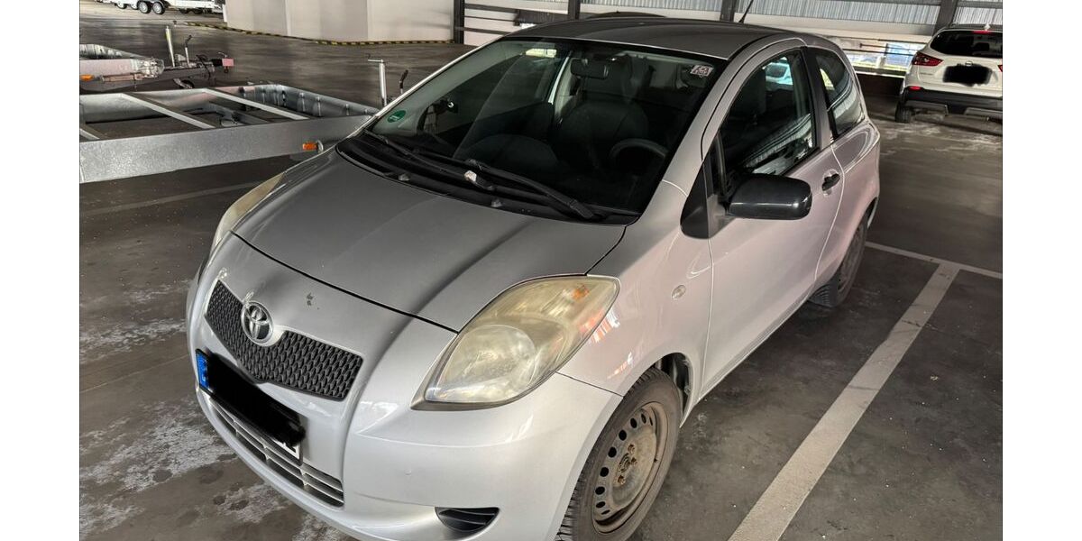 Toyota Yaris 155.000 km 2.500 &euro; Frankfurt am e 60326