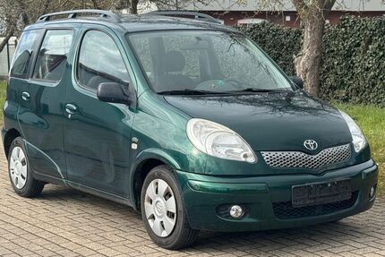 Toyota Yaris 330.000 km 2.490 &euro; Cloppenburg 49661