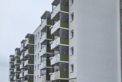 Renovierte 3-Raumwohnung mit Fahrstuhl und Abstellraum (auf der Etage) zimmer