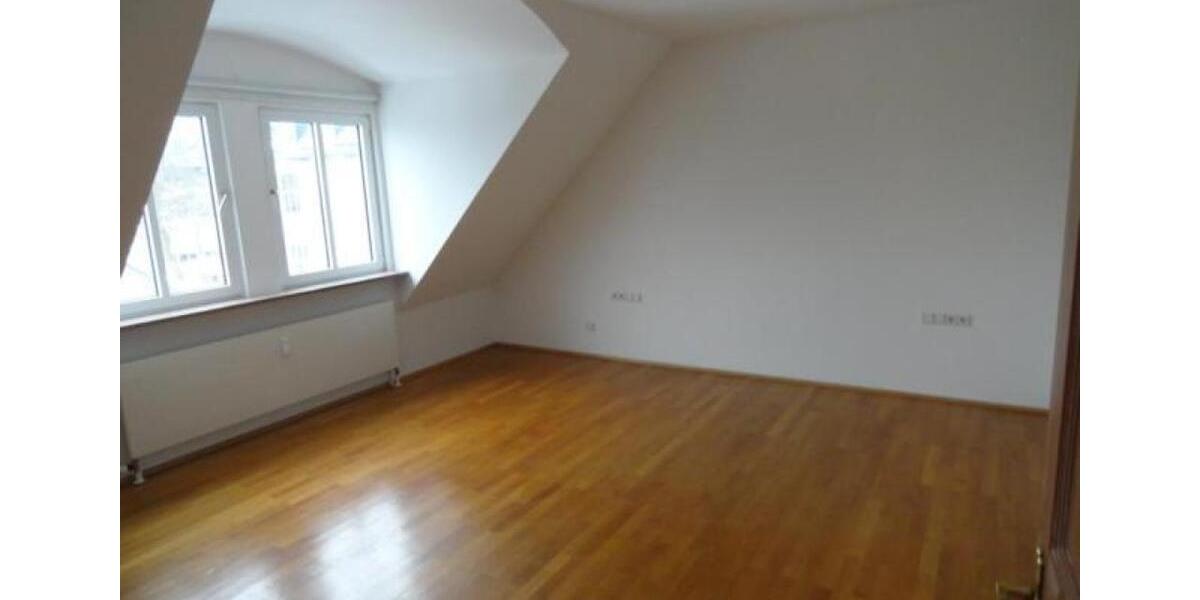 Maisonettenwohnung Neuhaus am Rennweg - 6.5 Zimmer, 270 m&sup2;, 1.198&euro; | Angebot:26201163