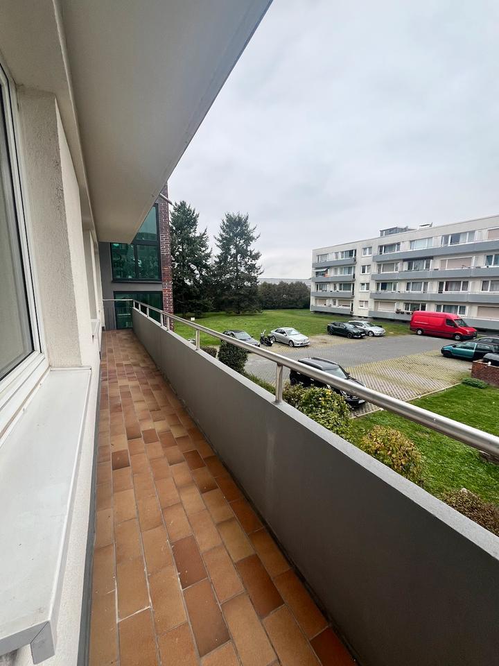 Premium sanierte 3 Zimmer Wohnung im Erdgeschoss mit Einbauküche zimmer