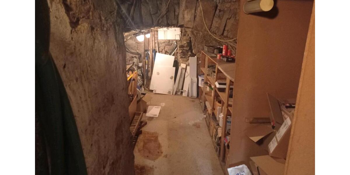 Doppelhaushälfte Dillenburg Manderbach - 3 Zimmer, 140 m&sup2;, 140.000&euro; | Angebot:24629989