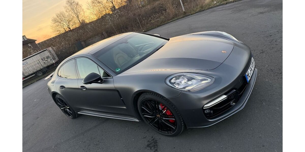Porsche Panamera 106.863 km 71.500 &euro; Velbert 42551
