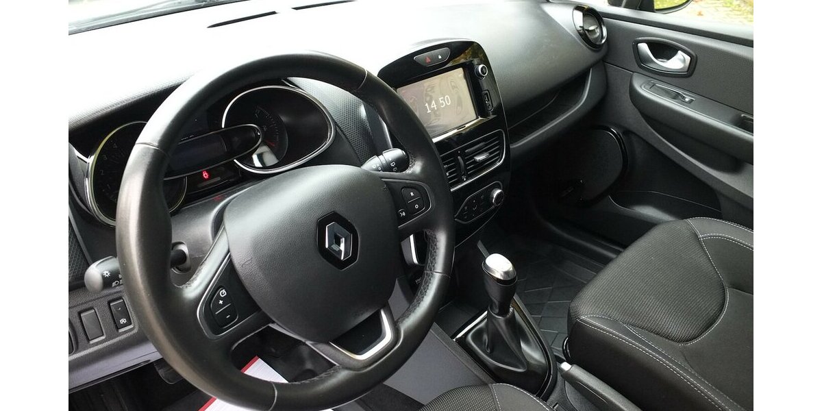 Renault Clio EXPRESSION NAVI PARCTRONIC START-STOP 118.021 km 7.680 &euro; Köln 50858