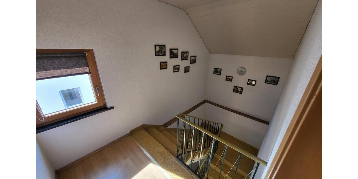 Wohnung zu vermieten in Wallerfangen DG, 2,5 Zi, Kü, BadDU,WC 2 zimmer