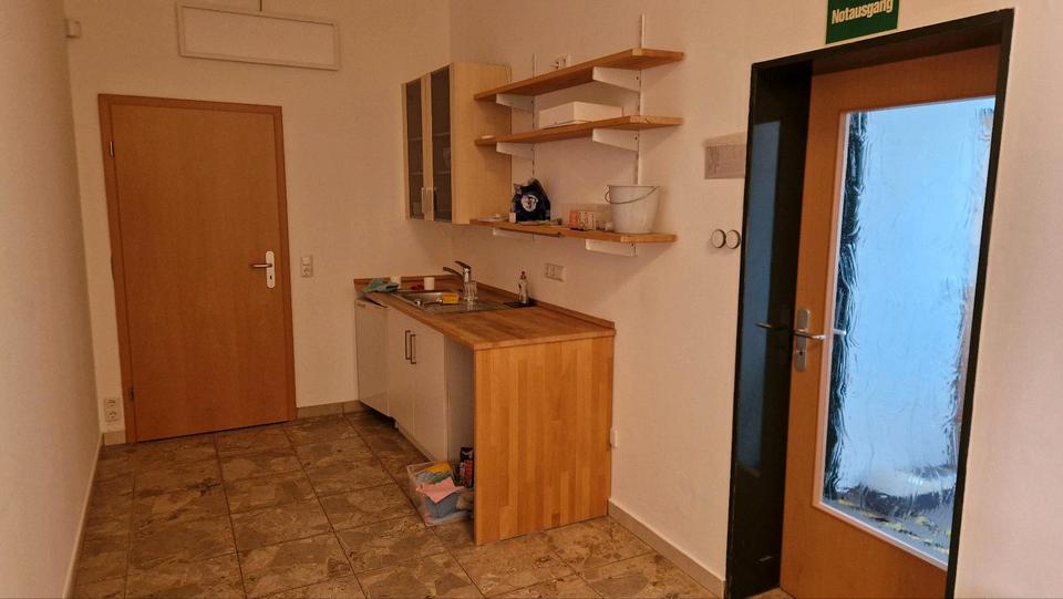 Gewerbehalle 210 m² EG | Tor | Stellplätze | Stephanskirchen zimmer