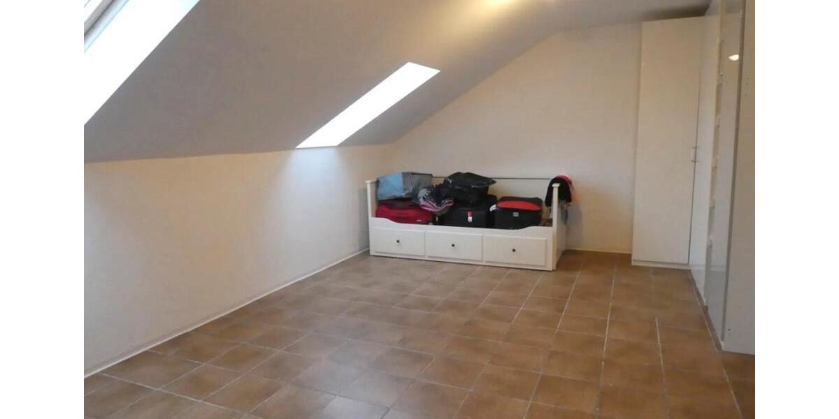 Dachgeschoßwohnung Mörlenbach - 4 Zimmer, 106 m&sup2;, 229.000&euro; | Angebot:26337330