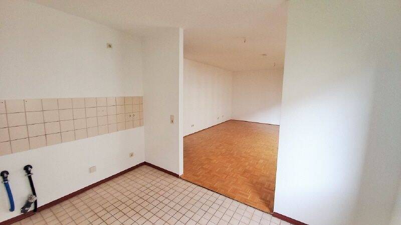 SOFORT BEZUGSFREIE SINGLE-WOHNUNG MIT STELLPLATZ ... 1 zimmer