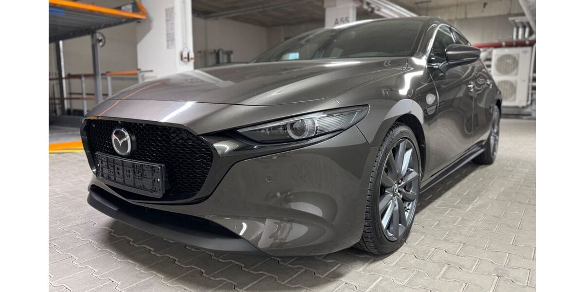 Mazda 3 143.000 km 12.990 &euro; Görlitz 02826