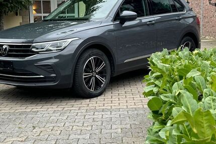 VW Tiguan 22.500 km 32.850 € Gütersloh 33335