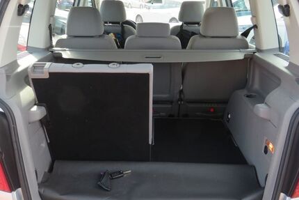 VW Touran 142.811 km 7.888 € Nürnberg 90431