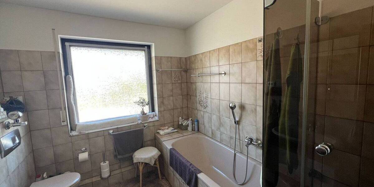 Etagenwohnung Mönchengladbach Lürrip - 3 Zimmer, 101 m&sup2;, 750&euro; | Angebot:26696905