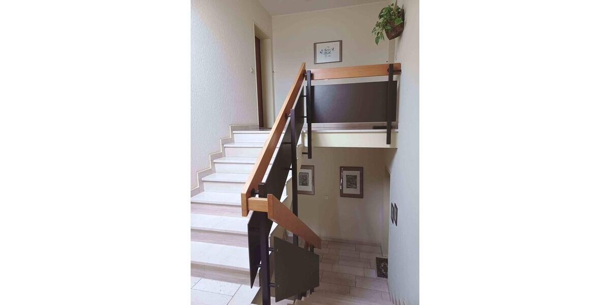 Dachgeschoßwohnung Essen Stadtbezirk V - 4.5 Zimmer, 92 m&sup2;, 210.000&euro; | Angebot:25238631