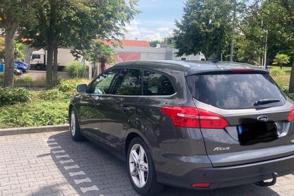 Ford Focus 61.000 km 11.800 &euro; Wörrstadt 55286