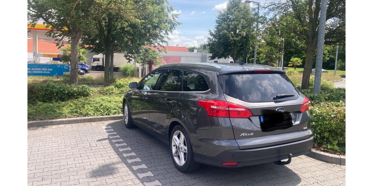 Ford Focus 61.000 km 11.800 &euro; Wörrstadt 55286
